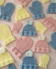 Load image into Gallery viewer, Pastel knitted effect bobble hat & mittens wax melt shapes