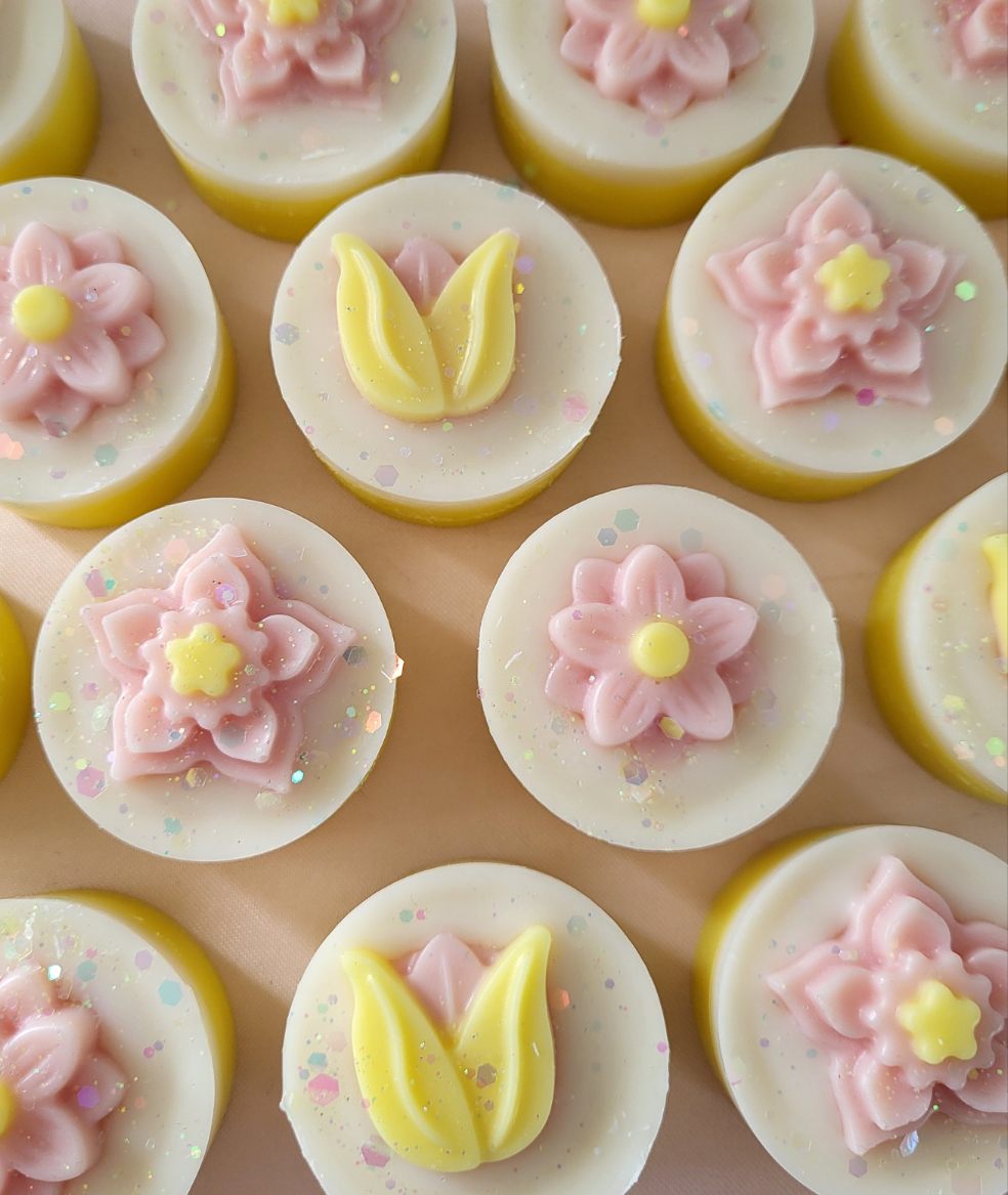 Floral Explosion wax melt mini shape