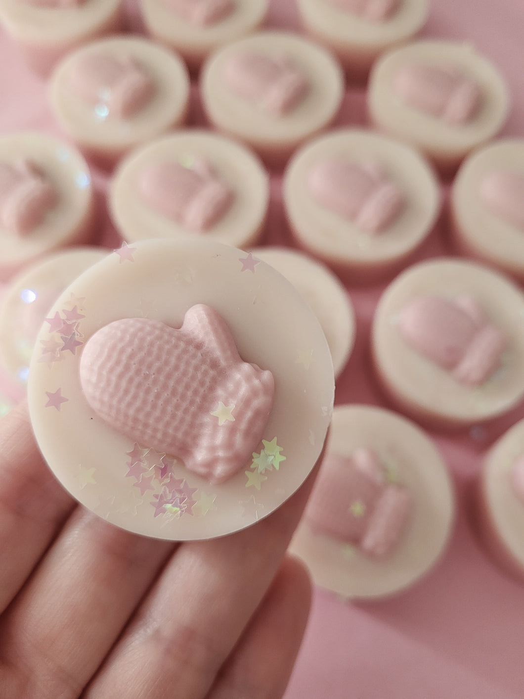 Warm mittens Christmas wax melt shape