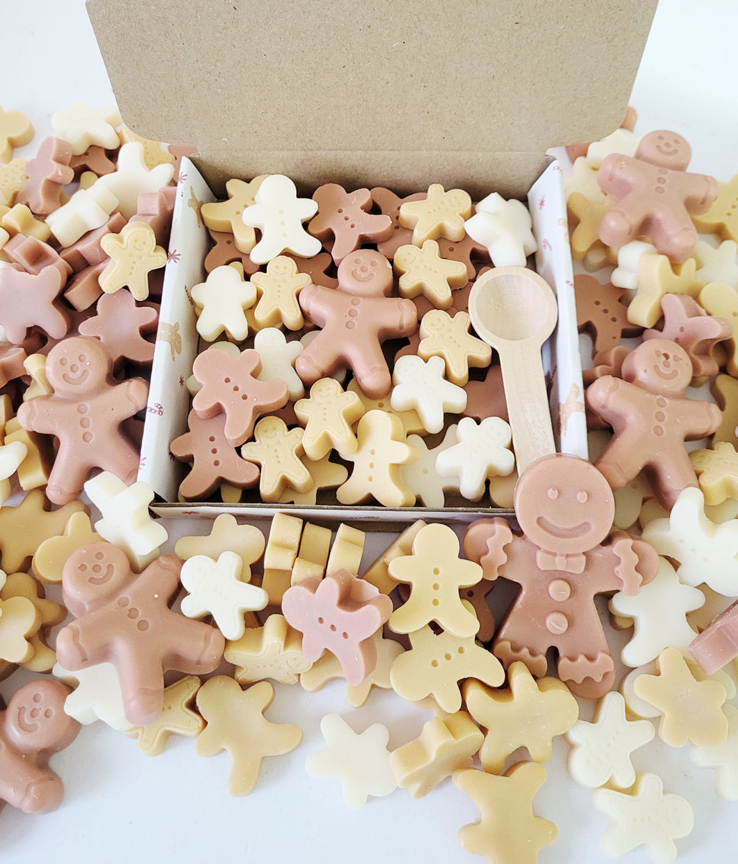 Gingerbread dreams wax melt Christmas scoopie shapes
