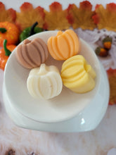 Load image into Gallery viewer, Toastie Treats wax melt pumpkin shapes

