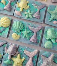 Load image into Gallery viewer, Wax melt mermaid decorated slab / bar in the fragrance mermaids tail
