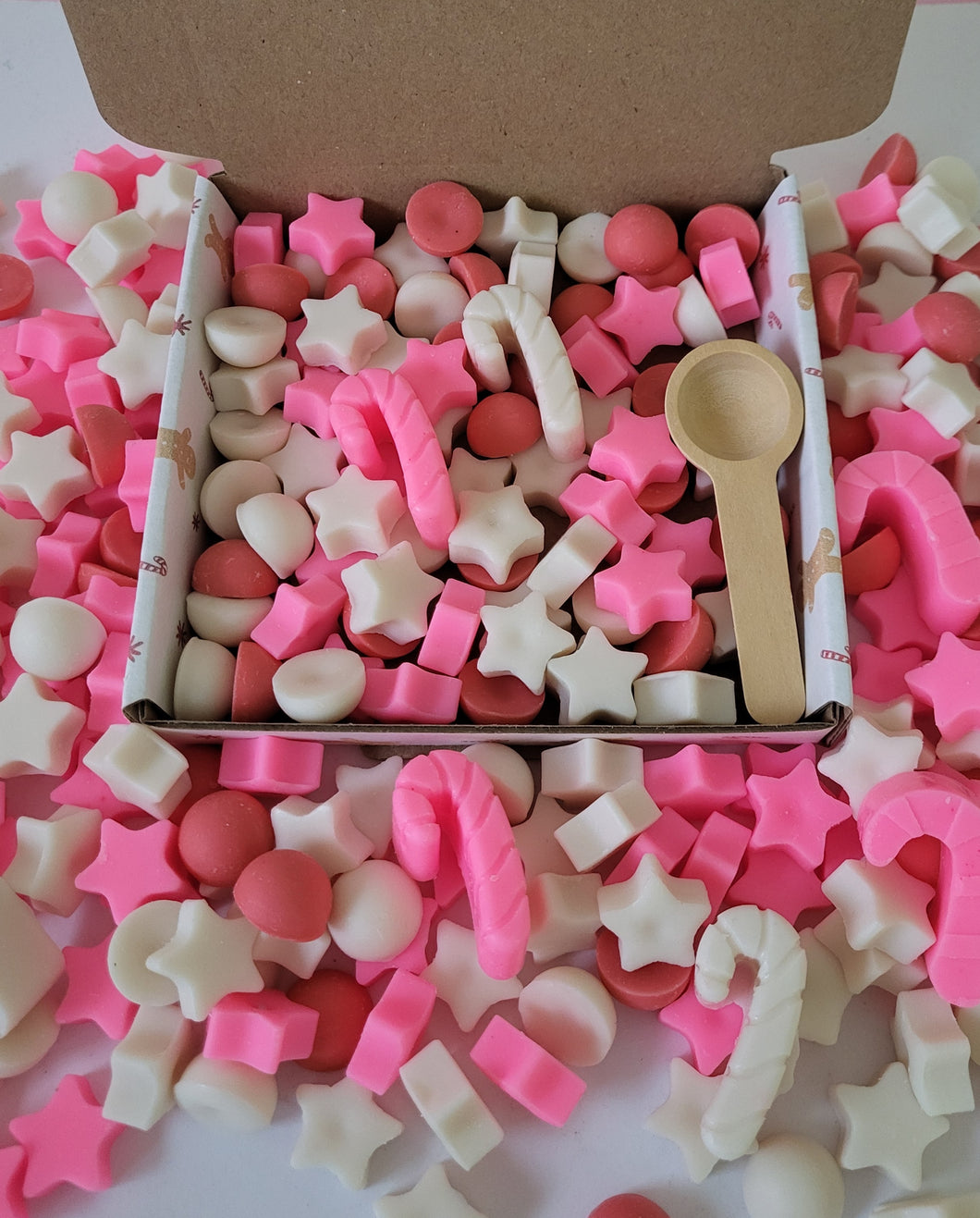 Candy cane wax melt Christmas Scoopie shapes