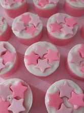 Load image into Gallery viewer, Sugared cuddles Christmas wax melt shape
